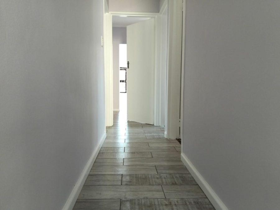 To Let 3 Bedroom Property for Rent in Loucharmante Western Cape